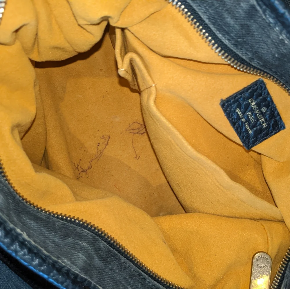 Louis Vuitton: Monogram Denim Celebrity Neo Cabby MM - Picture 13 of 16